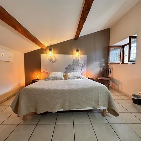D'hotes Les Clapas Bed & Breakfast