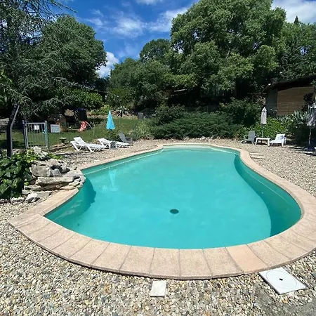 D'hotes Les Clapas Bed & Breakfast *
