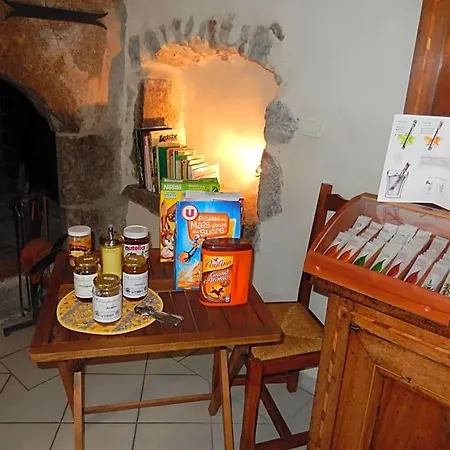 D'hotes Les Clapas Bed and breakfast