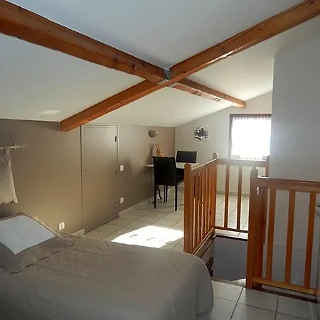 D'hotes Les Clapas Bed and breakfast Chauzon