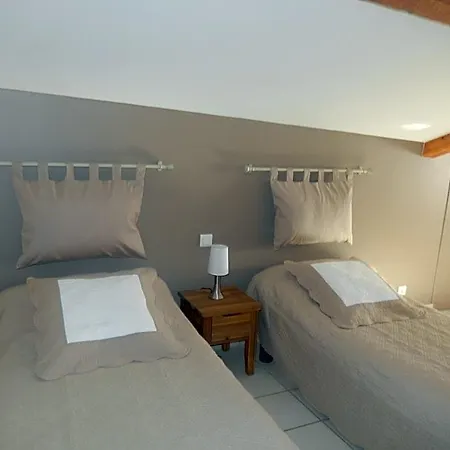 D'hotes Les Clapas Bed & Breakfast Chauzon